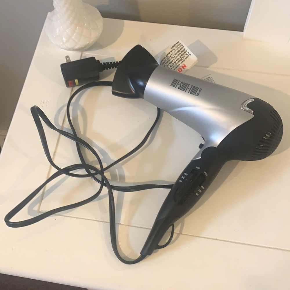 Hot shot tools compact blow dryer with attachment